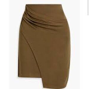 7 - NWT VINCE GATHERED SKIRT VINE